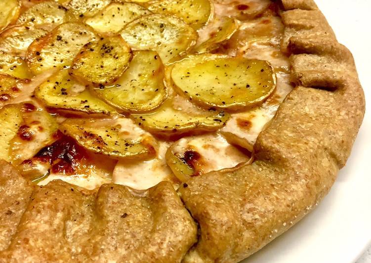 Recipe of Super Quick Homemade Galette integrale salata con patate