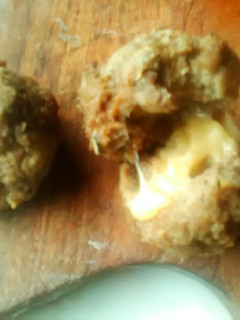 Una foto de Bolitas de carne rellenas de queso