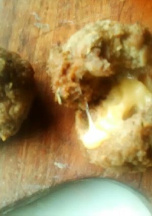 Una foto de Bolitas de carne rellenas de queso