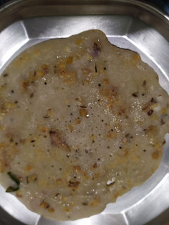 தேங்காய் கார அடை (Thenkaai kaara adai recipe in tamil) செய்முறை முக்கிய புகைப்படம்