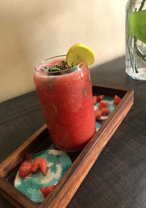 A picture of Water melon shots.