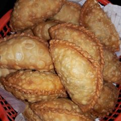 A picture of Gujiya.