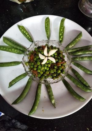 चटपटीत हिरवे मटार उसळ रेसपी (hirve matar usal recipe in marathi) रेसिपी चे मुख्य फोटो