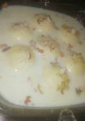 A picture of Rasmalai.