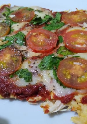 Una foto de Pizza de pollo