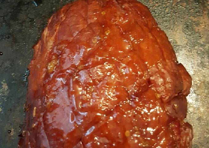 Smoked ham with a sweet chili glaze