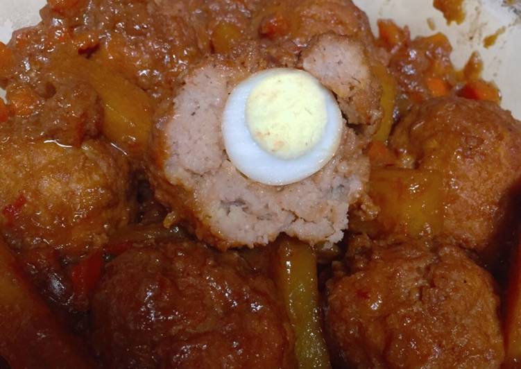 Bola bola daging isi telur puyuh