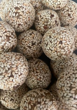 صورة لوصفة كريات التمر بالمكسرات