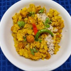 A picture of White Pumpkin Curry or Chal Kumro Ghonto.