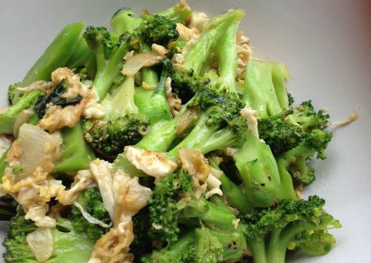 Langkah meracik Orak arik telur brokoli 🍳 Lezat