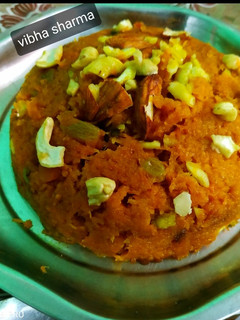 गाजर का हलवा(Gajar ka halwa recipe in Hindi) रेसिपी मुख्य फोटो