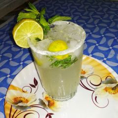 A picture of Mint-Lemon Refresher.