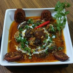 A picture of Moth ke kofte.