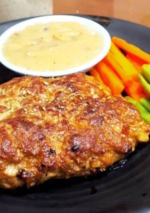 Foto resep Beef Patty with Mushroom Sauce (Saus Jamur)