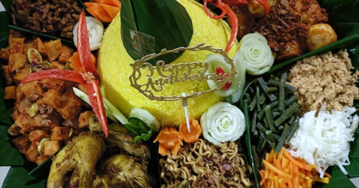 1000. Tumpeng Nasi Kuning