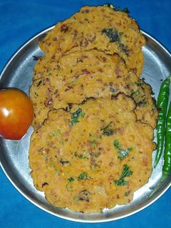 टोमॅटो ऑमलेट (tomato omelette recipe in marathi) रेसिपी चे मुख्य फोटो