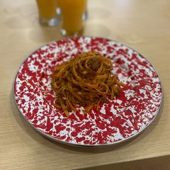 A picture of Spaghetti bolognese.