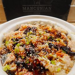 A picture of Chicken and Mushroom Claypot.