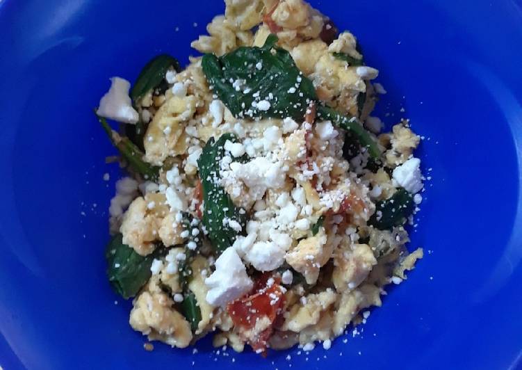 How to Cook Appetizing Mediterranean Style Scrambled Eggs