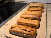 Une photo de gâteau chocolat avec compote