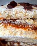 Alfajores cubiertos de chocolate blanco