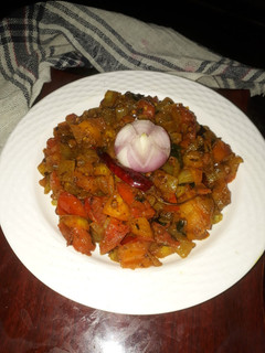 प्याज़ टमाटर भुजिया (pyaz tamatar bhujiya recipe in Hindi) रेसिपी मुख्य फोटो