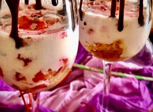 Foto principal de Cheesecake con yogur y fresas (alto en proteína y bajo en grasas)