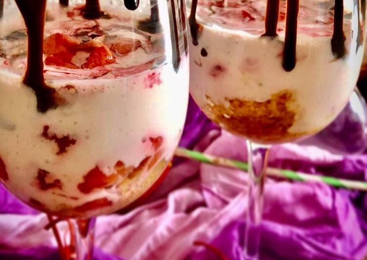 Cheesecake con yogur y fresas (alto en proteína y bajo en grasas)