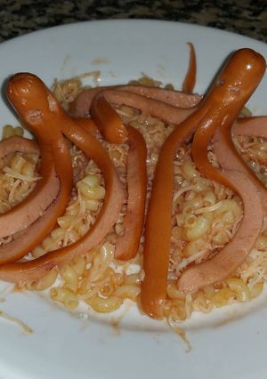Une photo de Pâtes coquillettes et knackis pieuvre