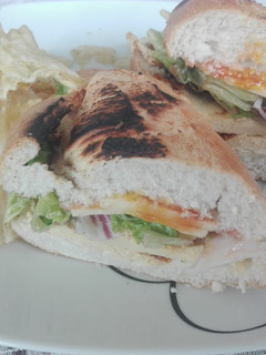 Una foto de Tortas calientes de pollo rostizado
