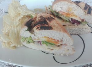 Una foto de Tortas calientes de pollo rostizado