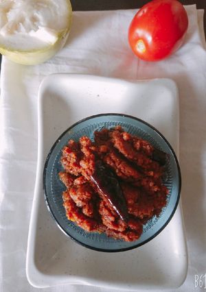 A picture of Sorakaya pachidhi bottlegourd chutney.