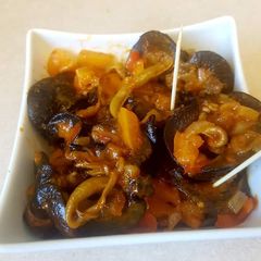A picture of Peppered snail.