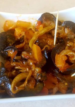 A picture of Peppered snail.