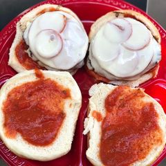 A picture of Pizza Burgers.