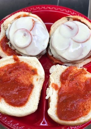 A picture of Pizza Burgers.