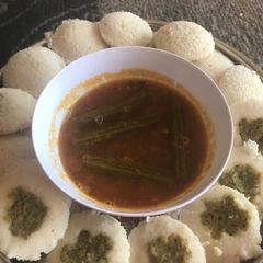 A picture of Idli.
