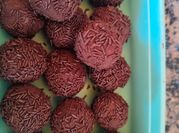 Una foto de trufas de chocolate