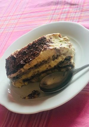 A picture of AMIE’s Classic TIRAMISU.