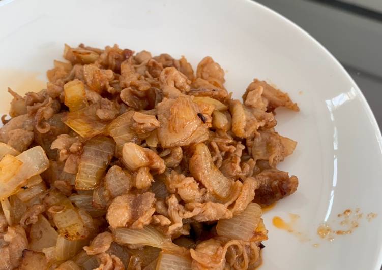 Pork belly with tomato sauce