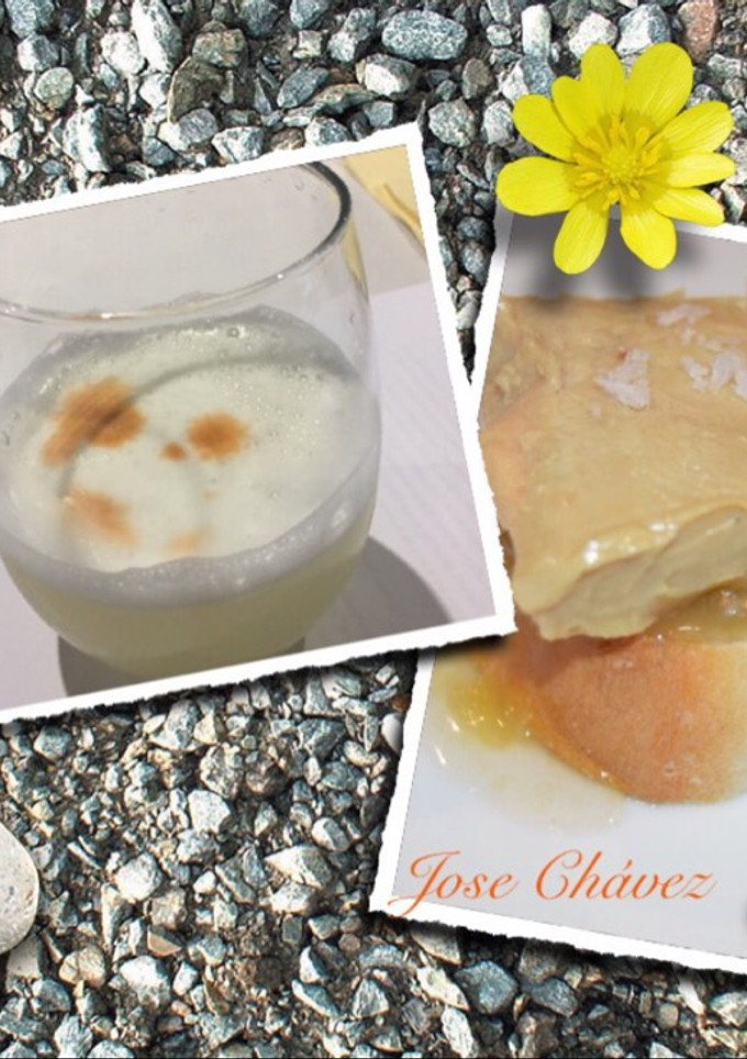 Una foto de Cóctel pisco sour y tosta de foie con chutney plátano, pan leche