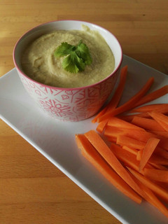Una foto de Hummus de cilantro