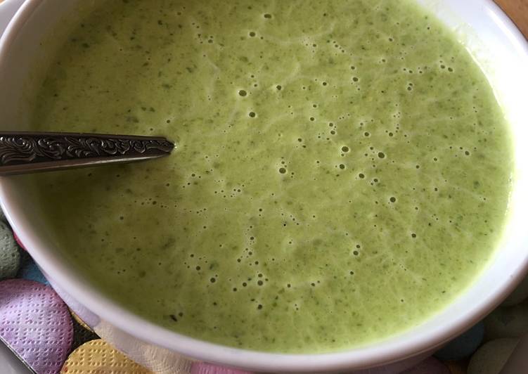 Recipe of Award-winning Cream of Minted Pea and Sprout Soup