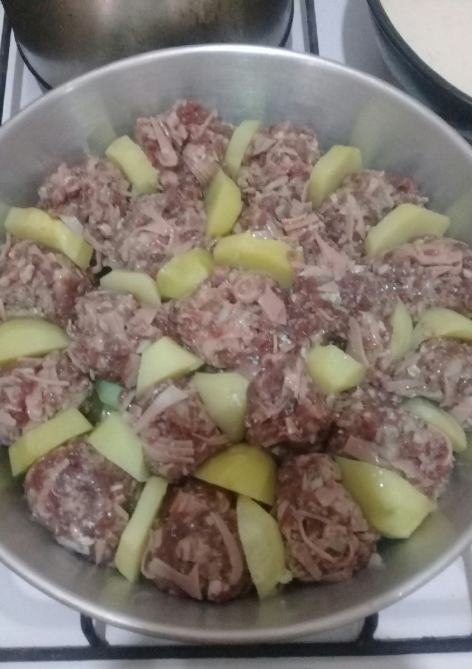 Una foto de Albóndigas c/salsa blanca