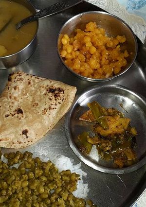 A picture of Special Sindhi Bhatia Lunch Moong Choka Curry.