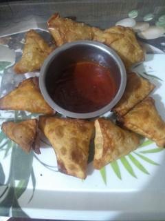 சமோசா (Samosa recipe in tamil) செய்முறை முக்கிய புகைப்படம்