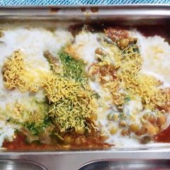 A picture of Ragda Patties.