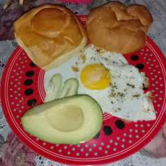 Una foto de Desayuno 🥑🍳 (Ejemplo 1)