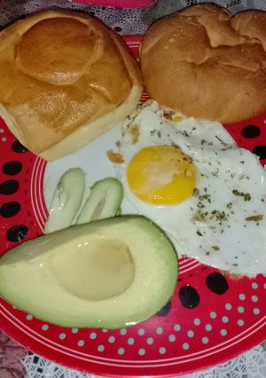Una foto de Desayuno 🥑🍳 (Ejemplo 1)