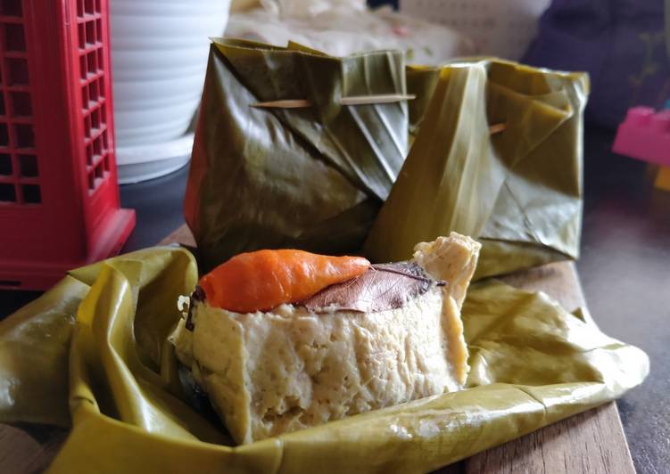 Bothok ayam tahu jamur